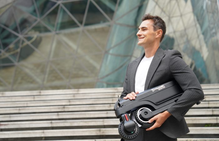 Electric Scooter Charger Stays Green? Causes and Fixes