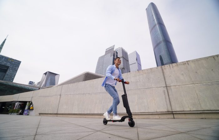Electric Scooter vs Kick Scooter: Which Should You Buy?