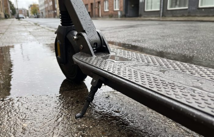 Why Your Electric Scooter Shuts Off While Riding: Causes & Fixes